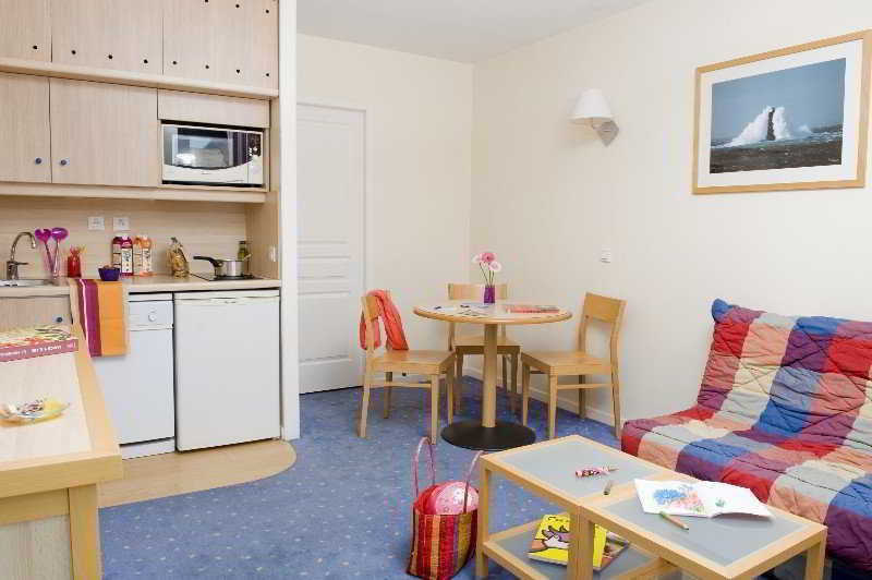 Residence Pierre & Vacances Centre La Rochelle  Buitenkant foto